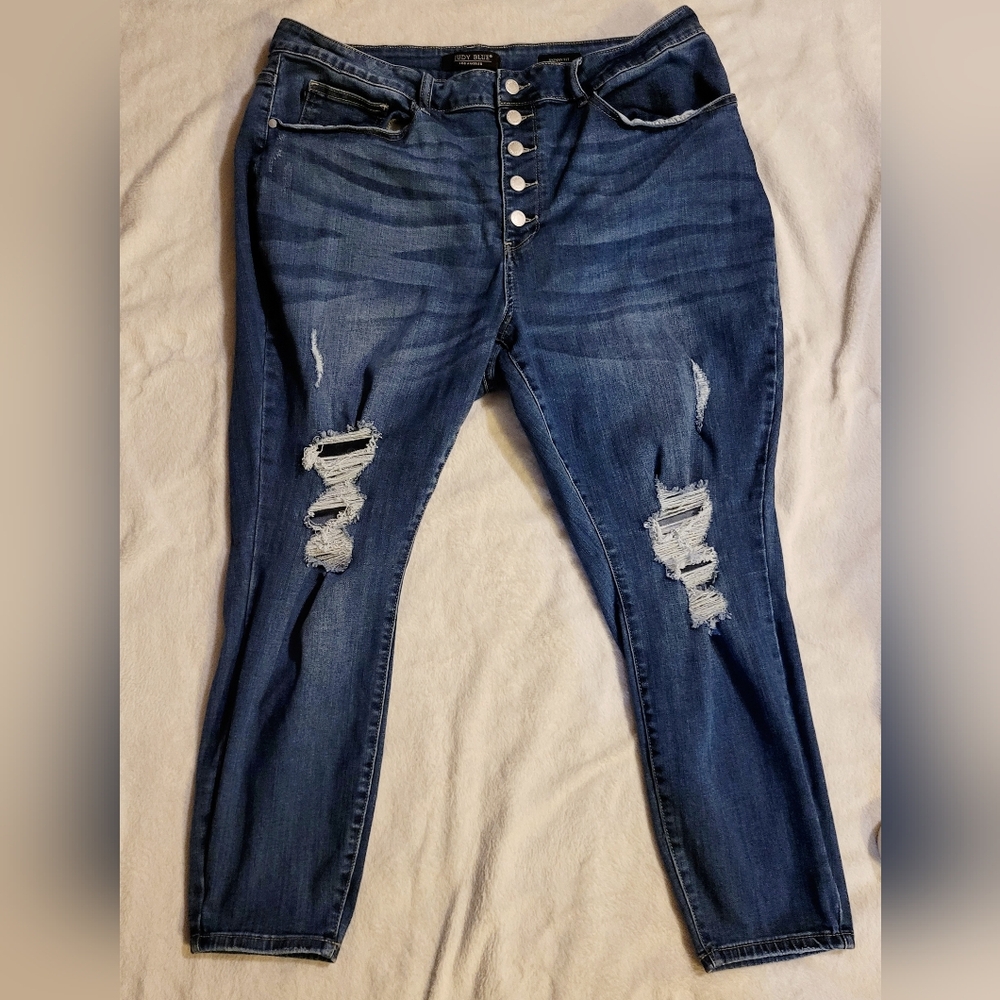 22w Distressed, Button Fly Judy Blues!